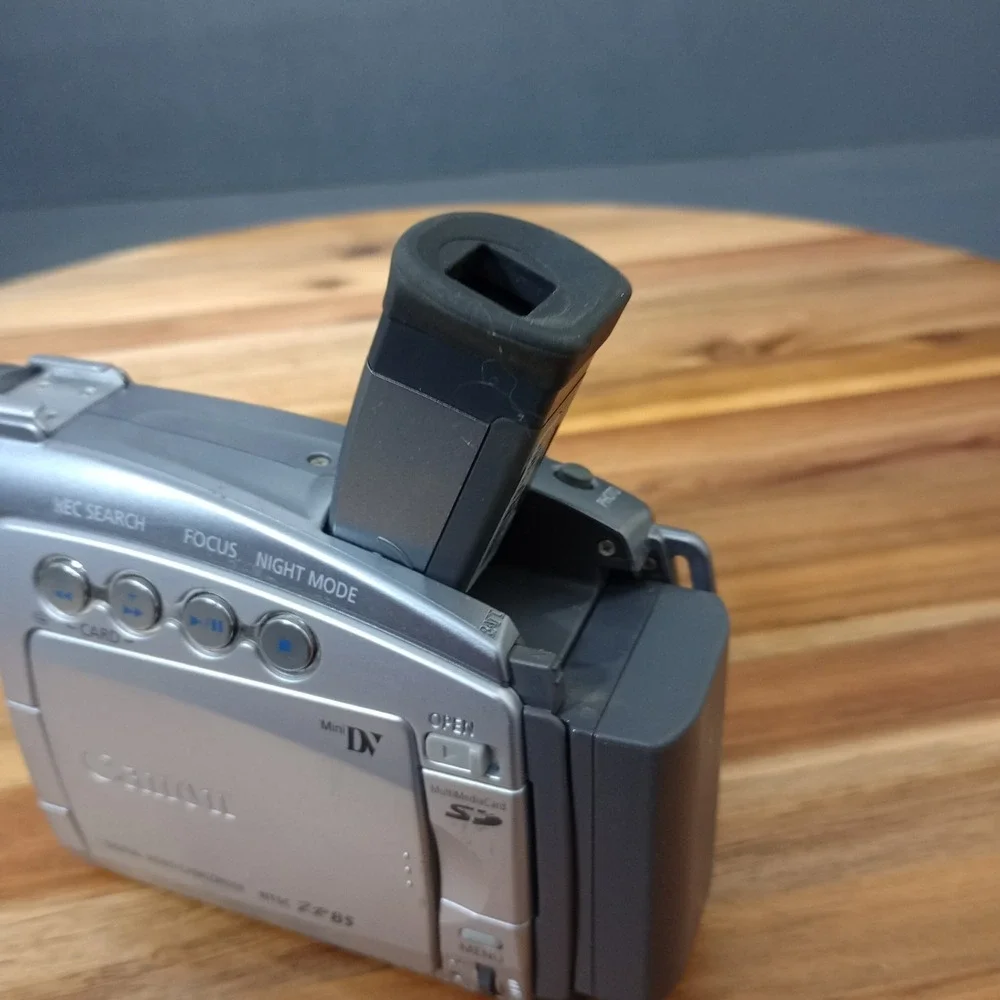 Canon ZR 85 Mini DV Camcorder MiniDV Cassette Video Camera UNTESTED PARTS REPAIR